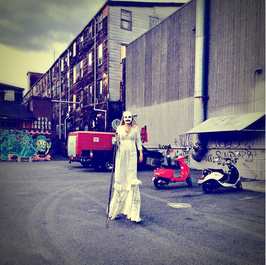 This Shannon Saunders. She’s playing the ‘presence’ in the video!!